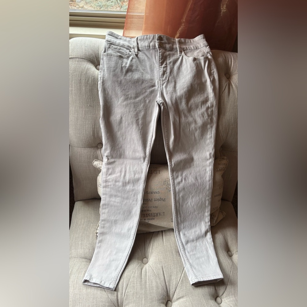 White House Black Market khaki Skinny Jeans
